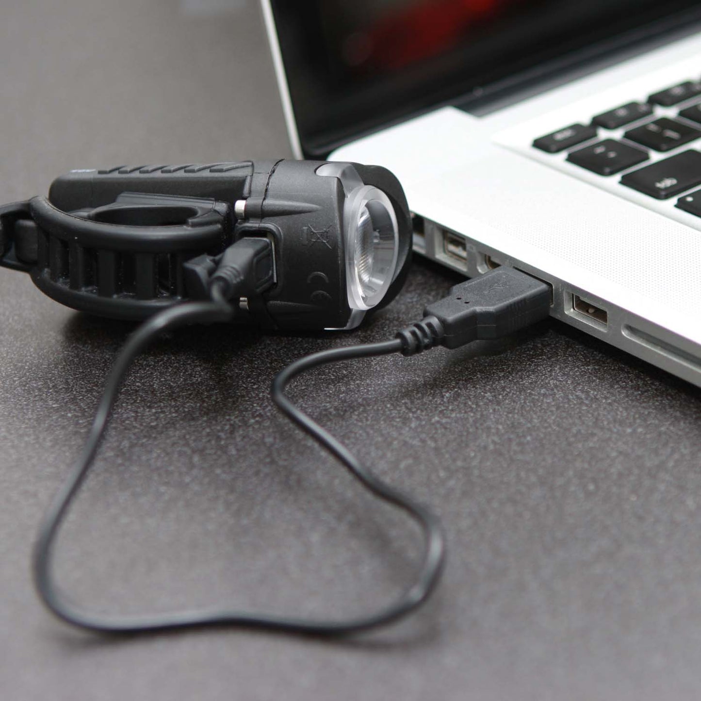 Luz de seguridad SWIFT 300 LUMENS